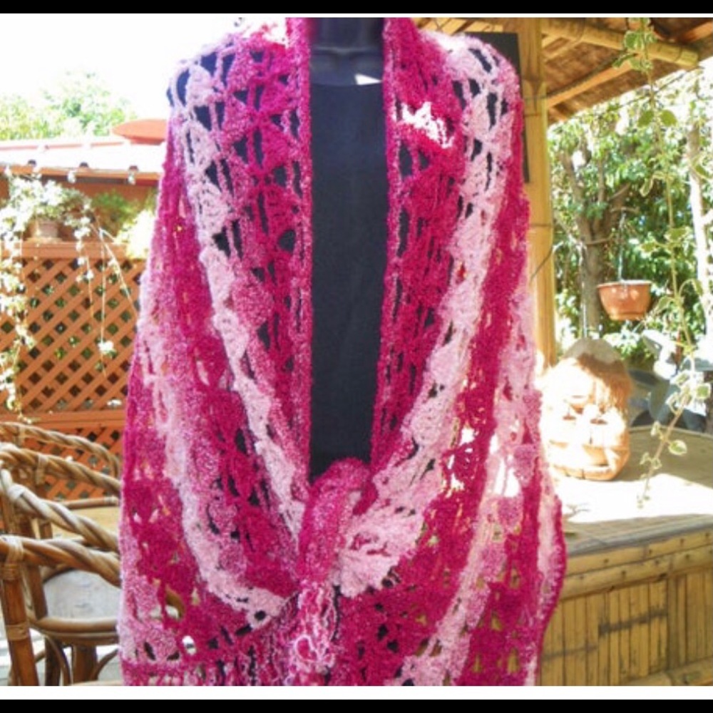 Beautiful Shawl Hand Crochet New